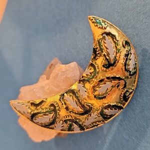 KARU Crescent Moon Brroch